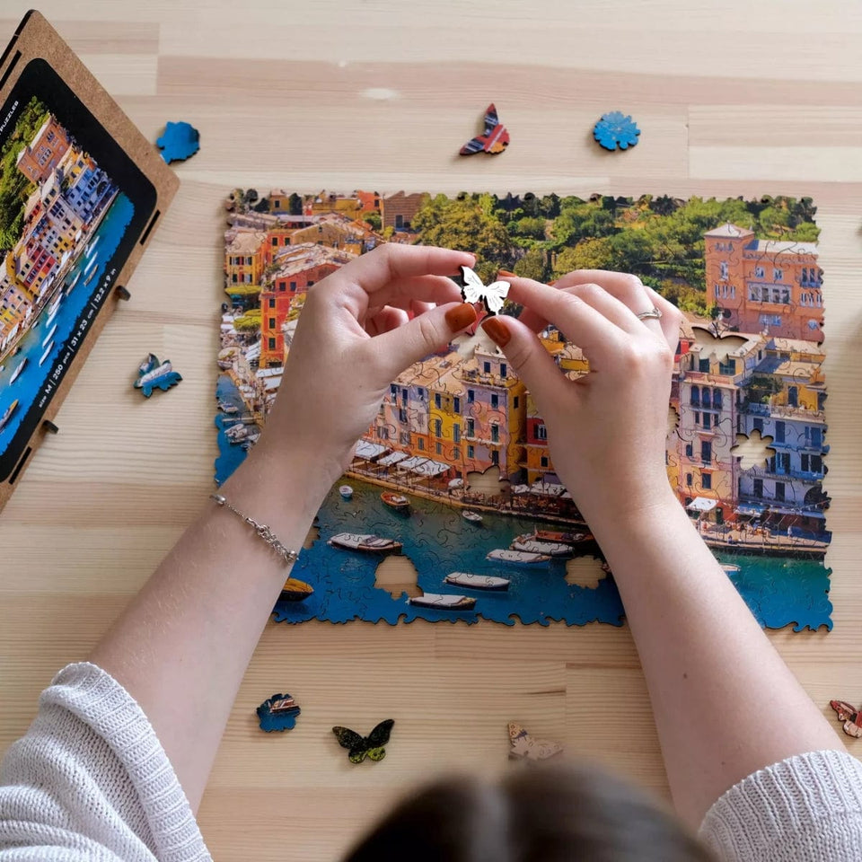 WOOSAIC Italian Riviera Limited Edition wooden travel puzzle — size dimensions and comparison